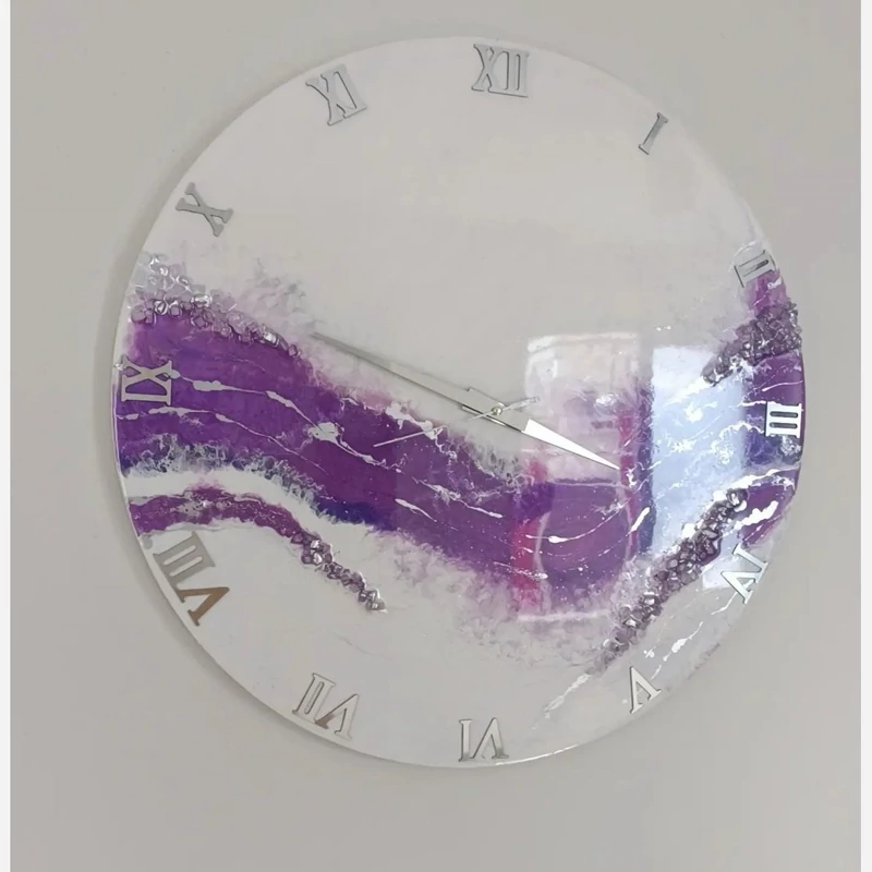 ساعت دیواری رزینی طرح بنفش