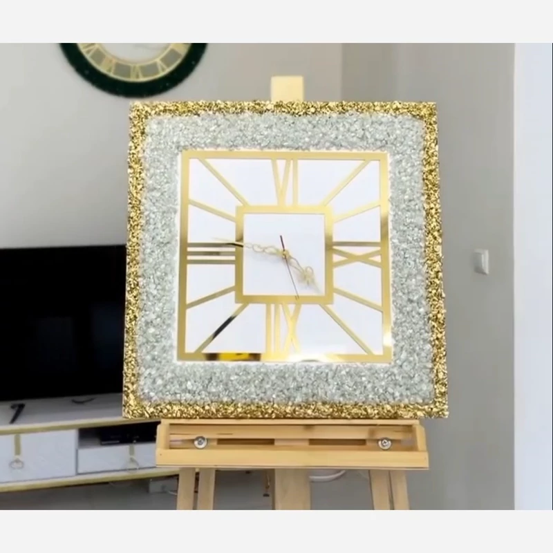 ساعت دیواری رزینی طرح مربعی سفید کریستالی